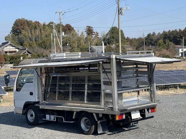 Isuzu Elf 3