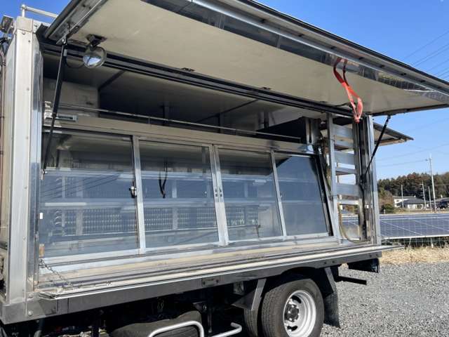 Isuzu Elf 7
