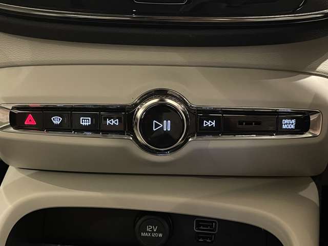 Volvo XC40 11