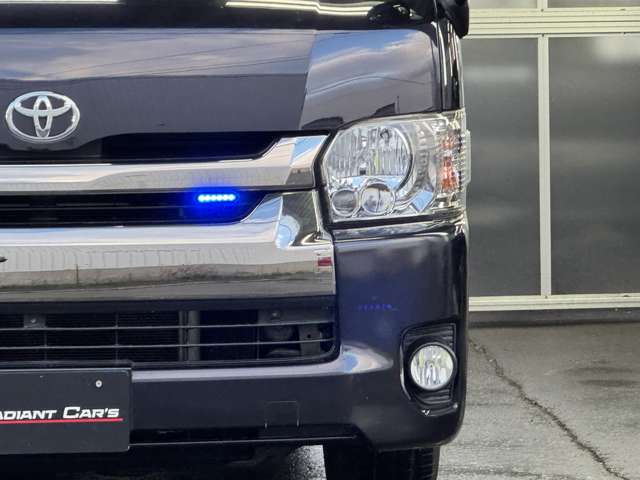 Toyota Hiace Van 11