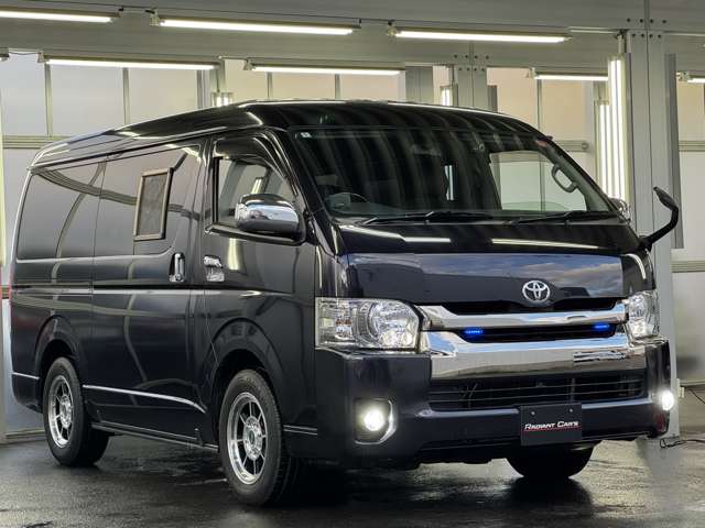 Toyota Hiace Van 5
