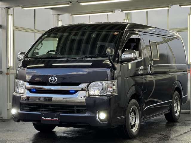 Toyota Hiace Van 6