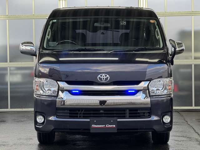 Toyota Hiace Van 9