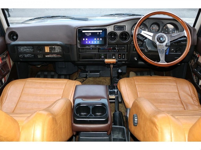 Toyota Land Cruiser 60 3