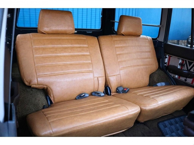 Toyota Land Cruiser 60 8