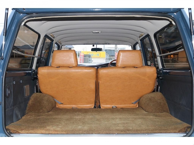 Toyota Land Cruiser 60 9