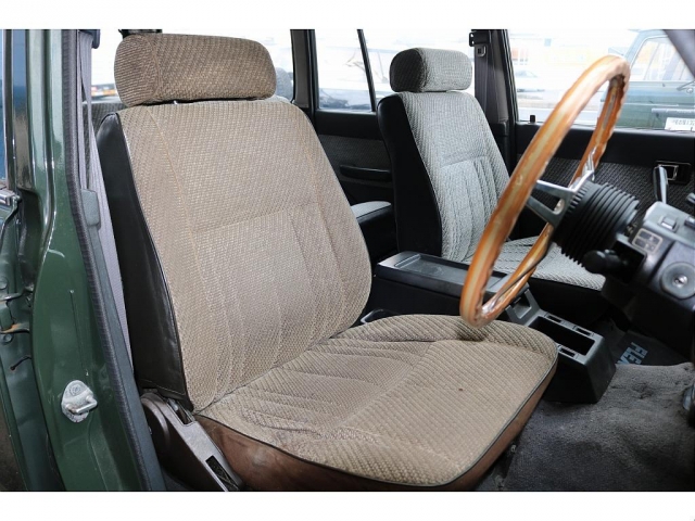 Toyota Land Cruiser 60 7