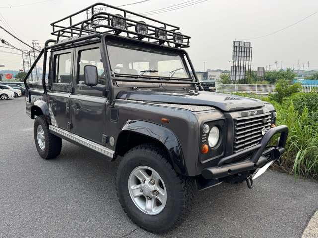 Land Rover Defender 2