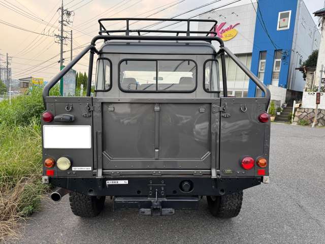 Land Rover Defender 5