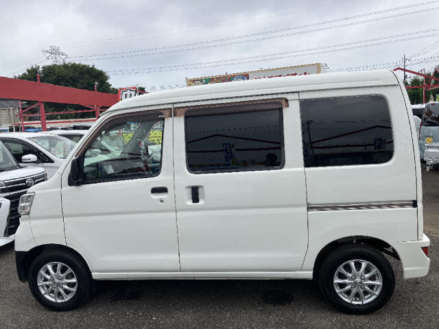 Daihatsu Hijet Cargo 11