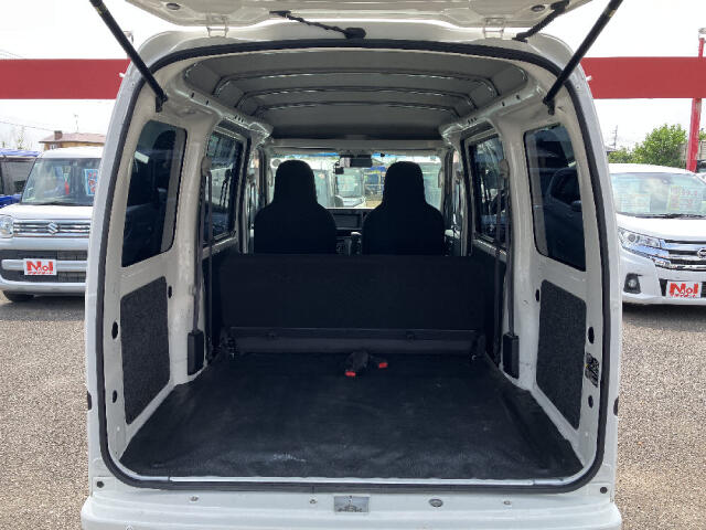 Daihatsu Hijet Cargo 12