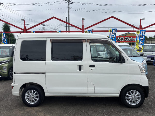 Daihatsu Hijet Cargo 7