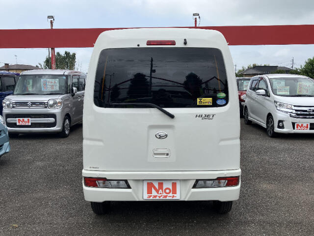 Daihatsu Hijet Cargo 9