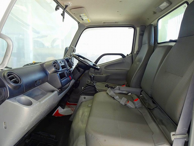 Hino Dutro 12