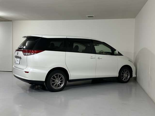 Toyota Estima 5