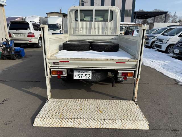 Toyota Dyna 11