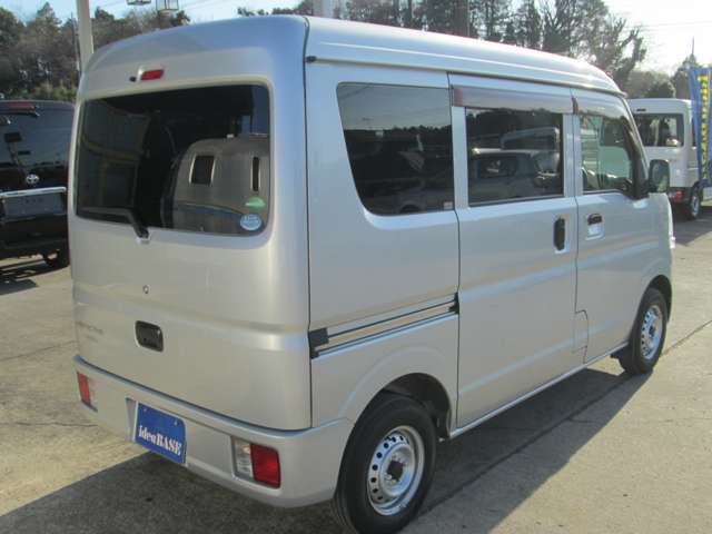 Mitsubishi Minicab Van 11