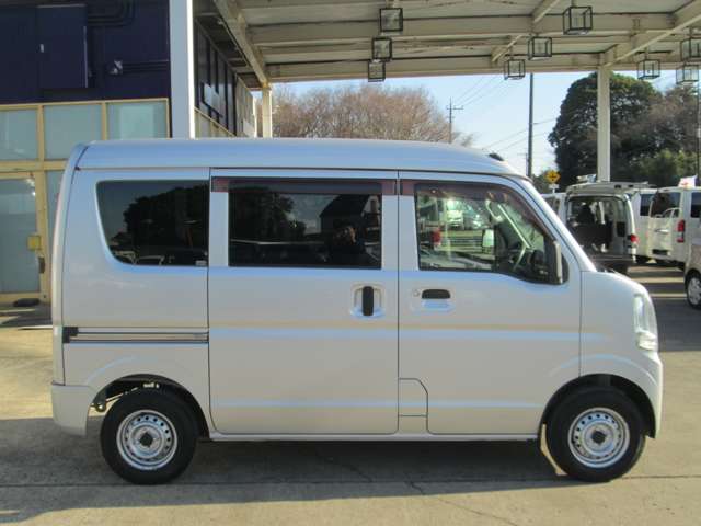 Mitsubishi Minicab Van 7