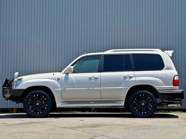 Toyota Land Cruiser Cygnus 12