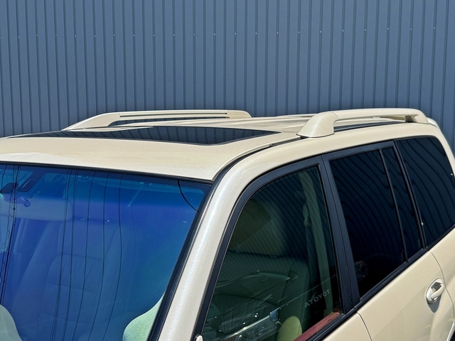 Toyota Land Cruiser Cygnus 10