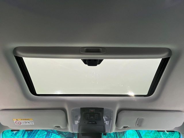 Toyota Alphard 3