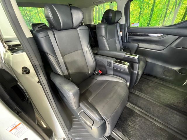 Toyota Alphard 9