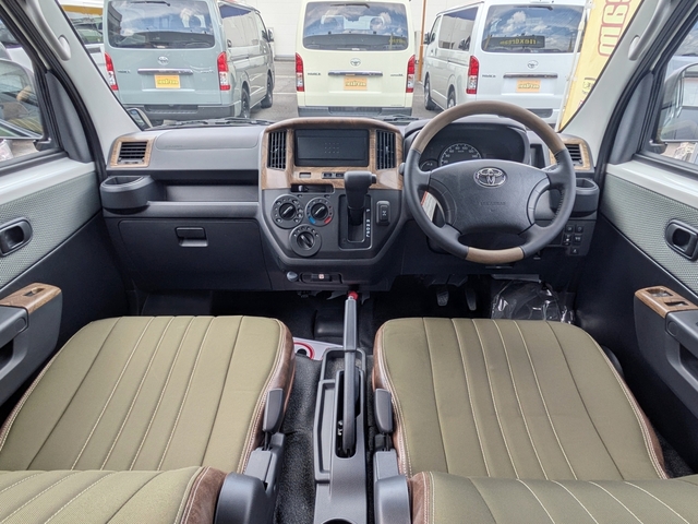 Toyota Town Ace Van 11