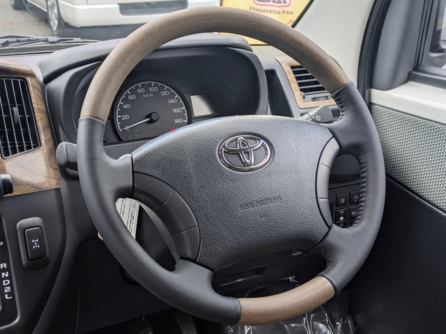 Toyota Town Ace Van 12