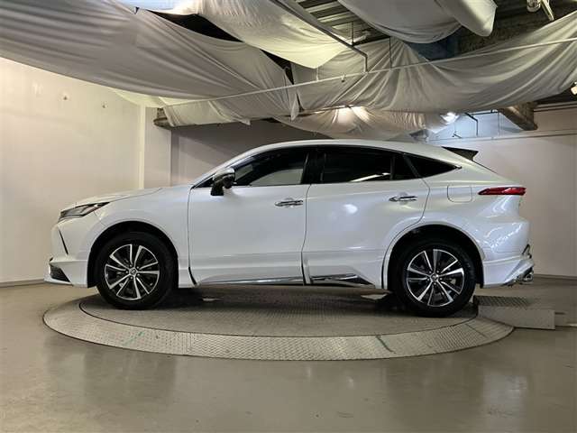Toyota Harrier 4