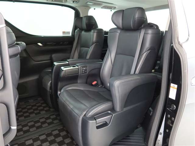 Toyota Alphard 12