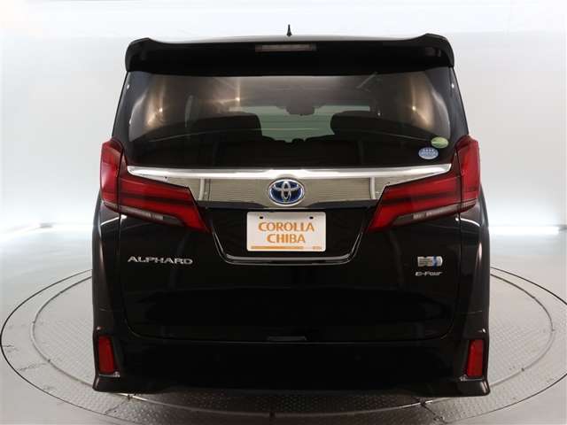 Toyota Alphard 4