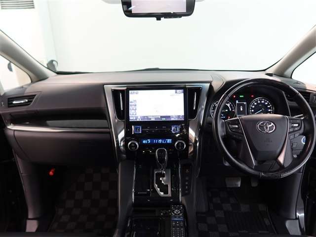 Toyota Alphard 8