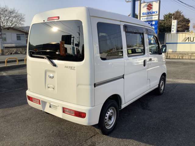 Daihatsu Hijet Cargo 8
