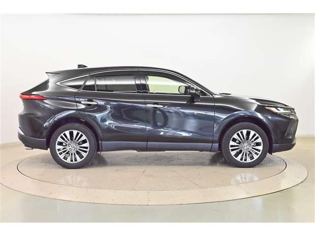 Toyota Harrier 4