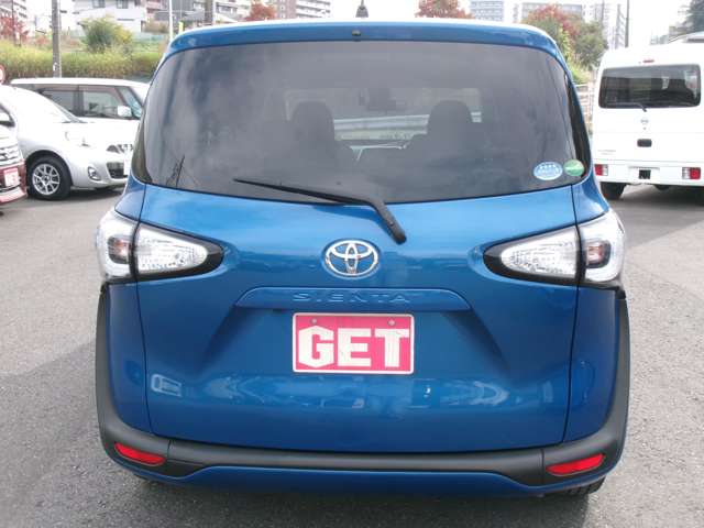 Toyota Sienta 11