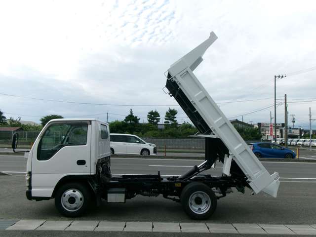 Isuzu Elf 8