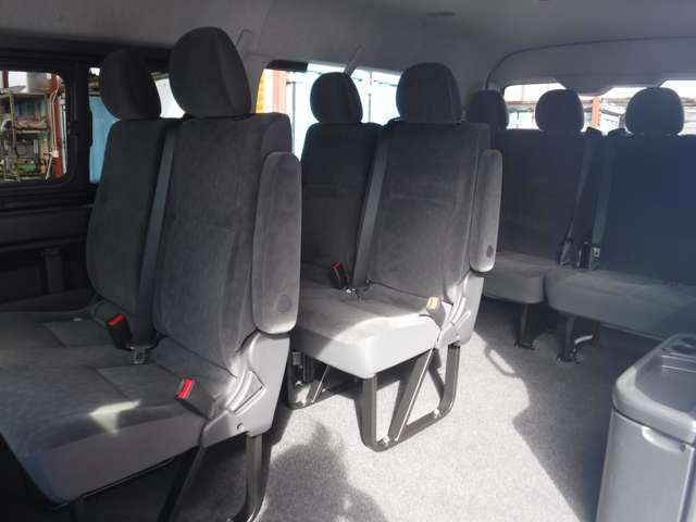 Toyota Hiace 2