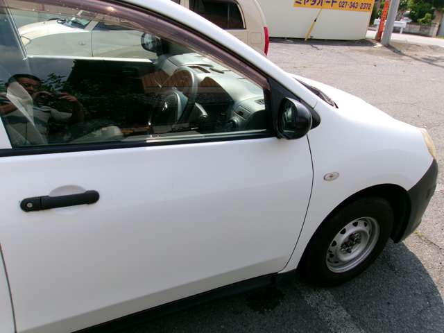 Nissan AD 7