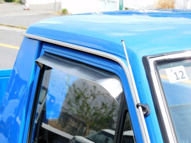 Nissan Sunny Truck 8