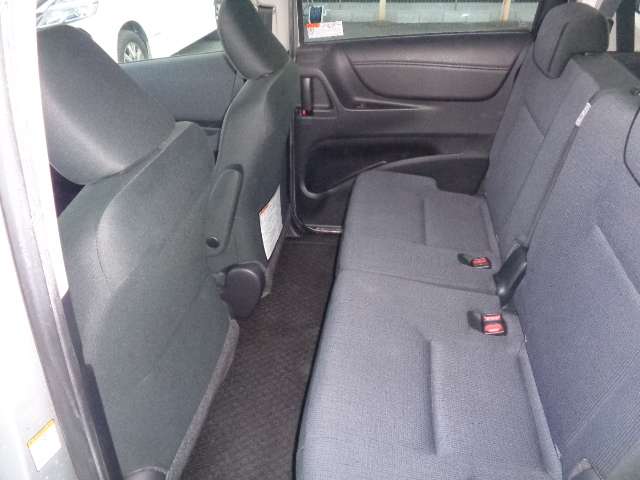 Toyota Sienta 12