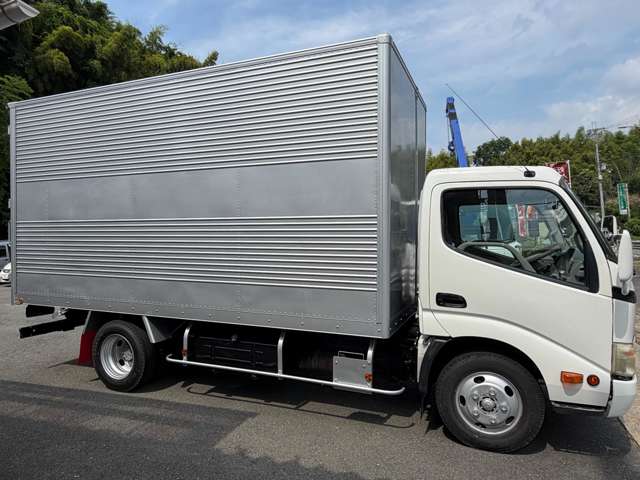 Hino Dutro 4