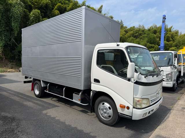 Hino Dutro 6