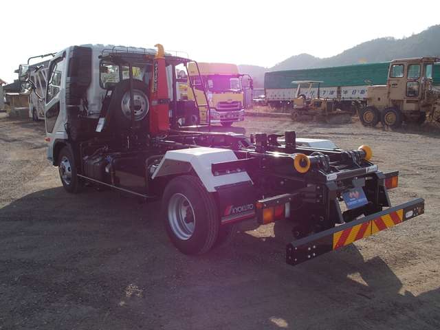 Mitsubishi Fuso Fighter 5
