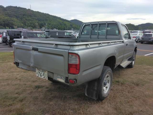 Toyota Hilux 6