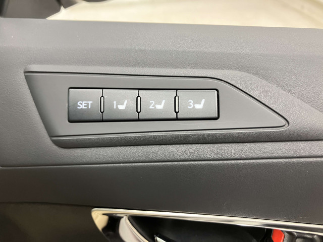 Toyota Vellfire 9