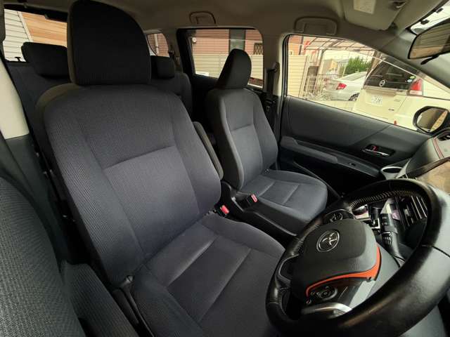 Toyota Sienta 11