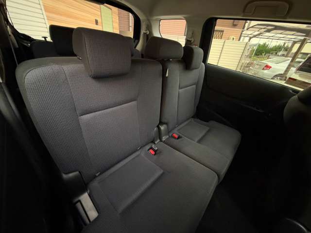 Toyota Sienta 12