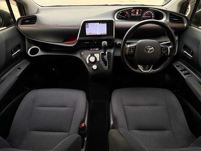 Toyota Sienta 2