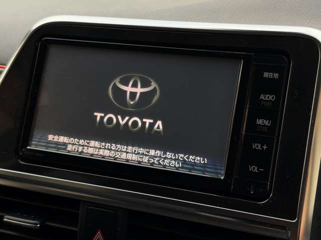 Toyota Sienta 5