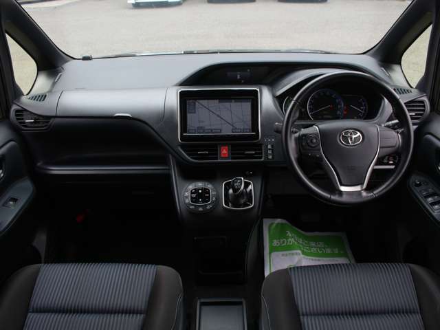 Toyota Voxy 10